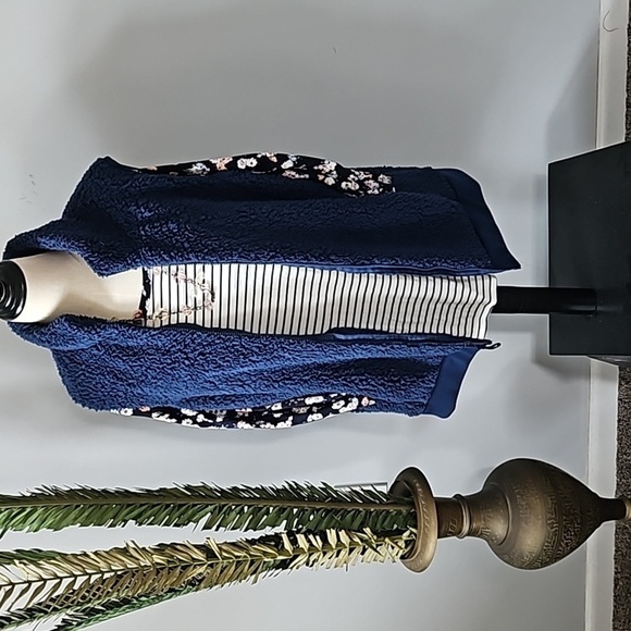 Maurices Floral and Stripe Baseball Tee NWT - Picture 4 of 13